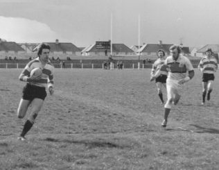 Bob Clewes scores in 42-0 win over Plymouth Albion April 1977