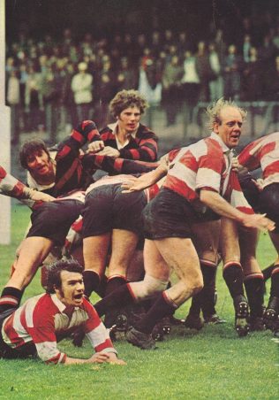 Mickey Booth passes;Mike Potter breaks - Cup Final 1972 | Rugby world cover August 1972